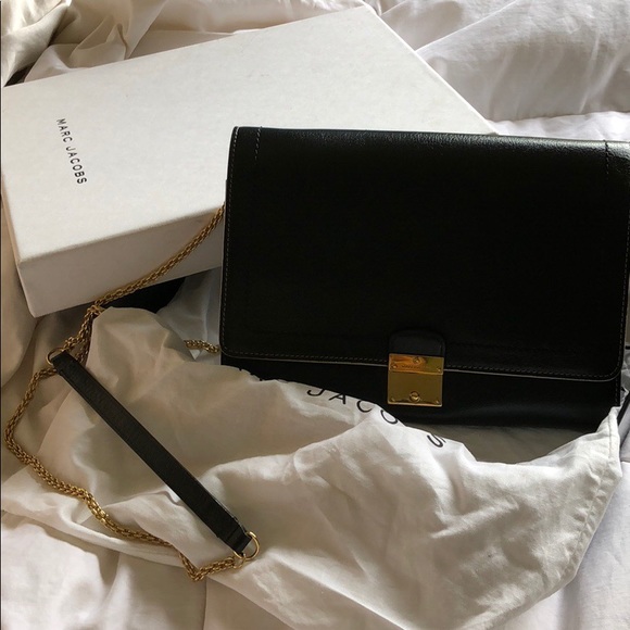 Marc Jacobs Handbags - Marc Jacobs Wallet on Chain
